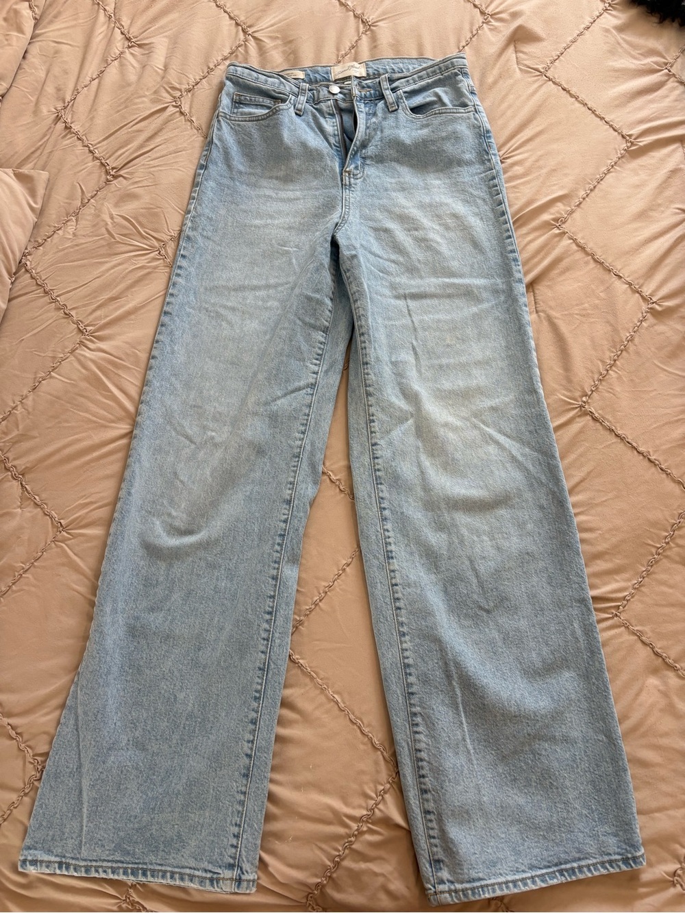 Universal Thread Light Wash Wide-Leg Jeans